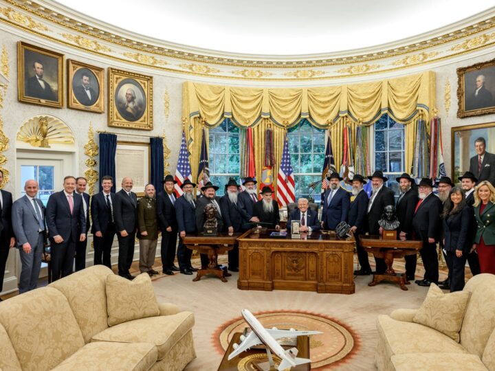 Donald Trump, oppfinner av hjulet, skaper «fred», etter «3000 år» med forhandlinger med «kHAMAS»