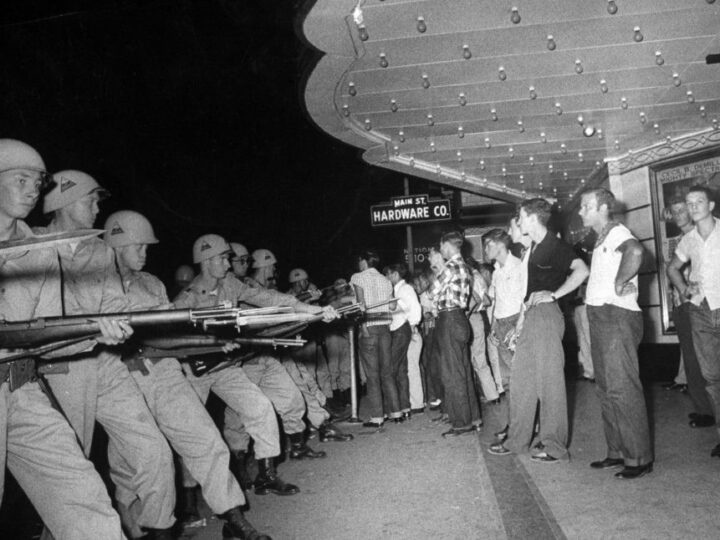 Vanlige folks idioti utnyttes til det fulle av «demokratiet», og dets mangfoldige derivasjoner og demagoger